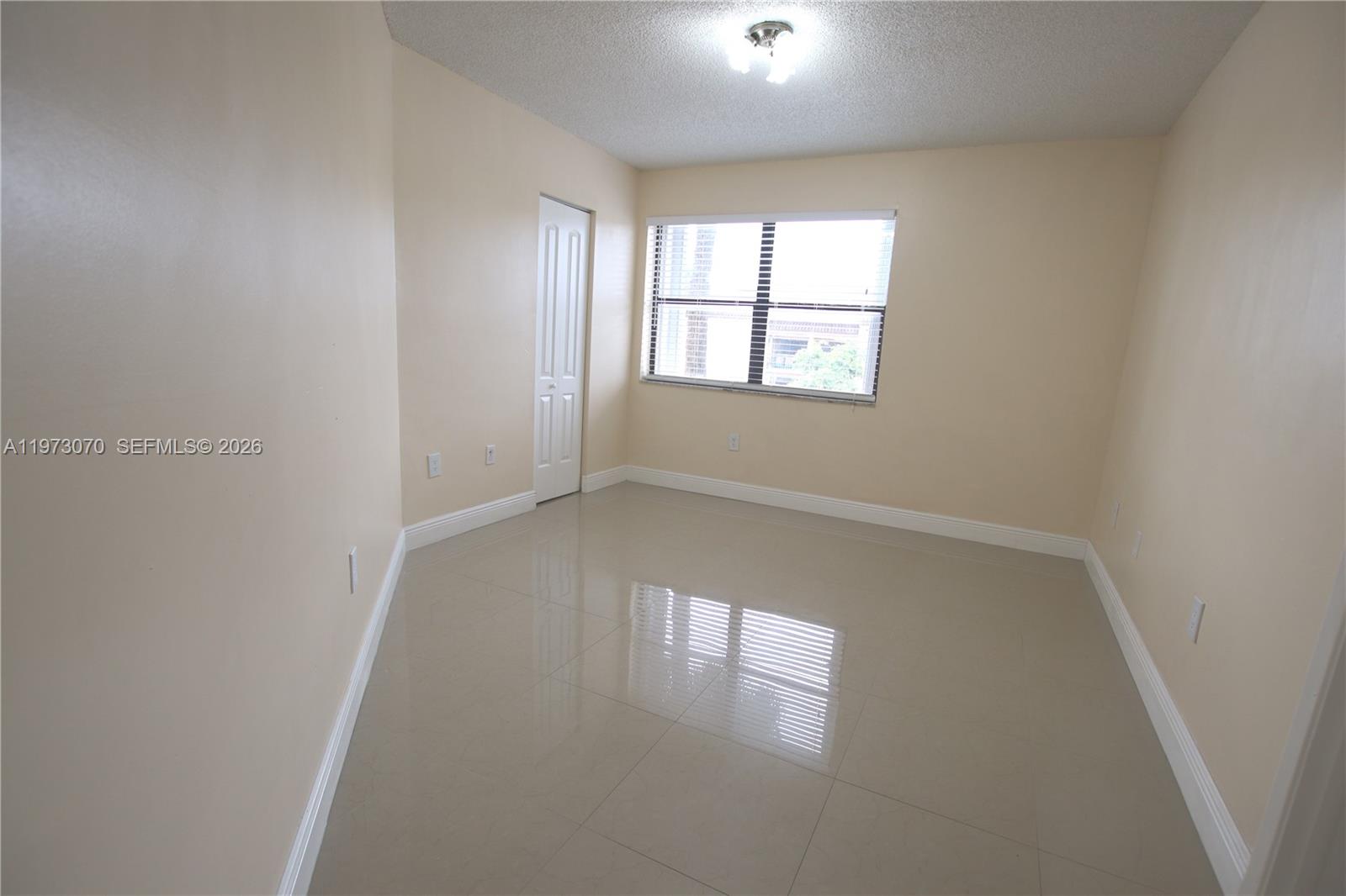 690 W Park Drive 2-204, Miami, FL 33172 photo 26