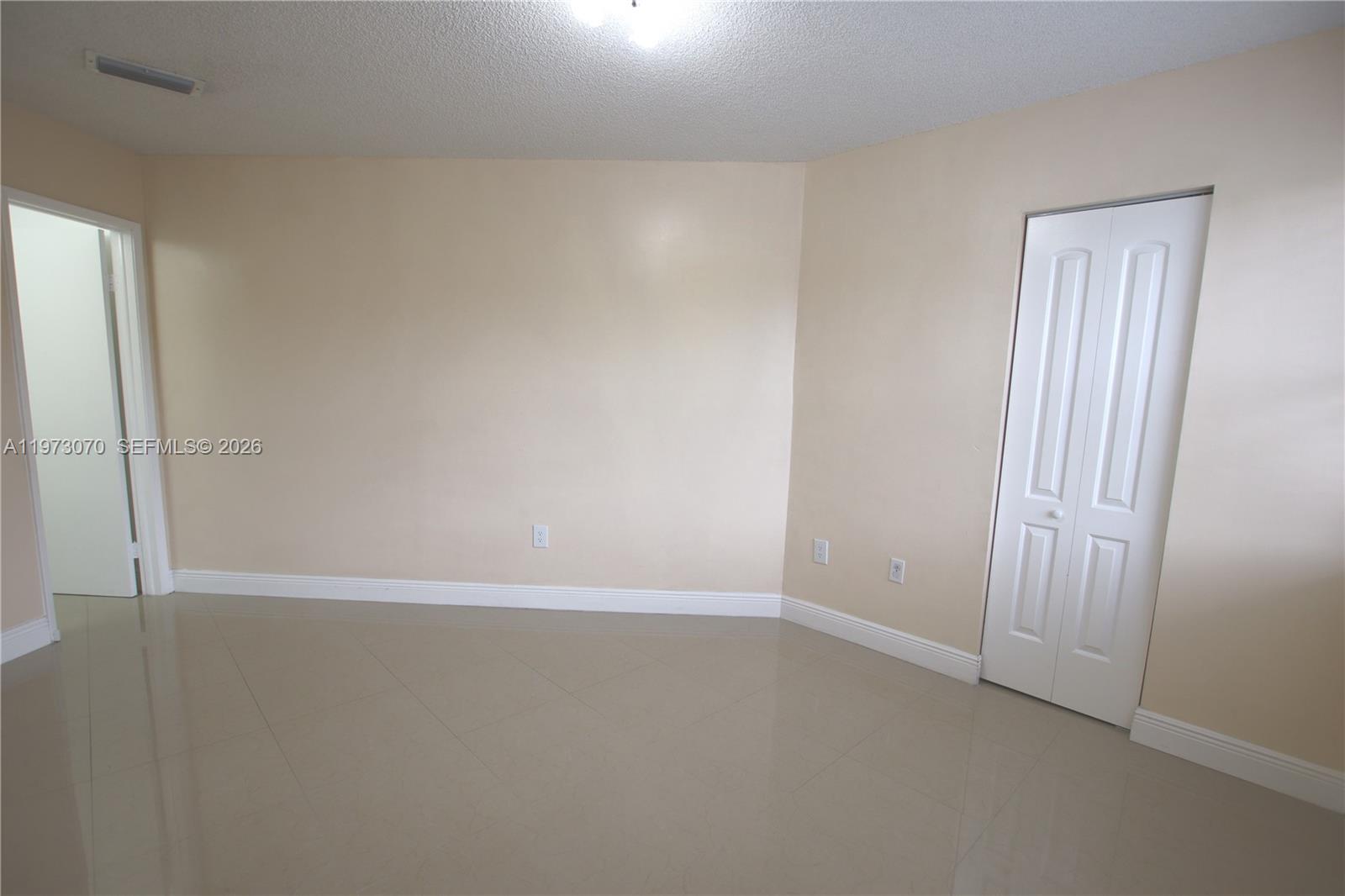 690 W Park Drive 2-204, Miami, FL 33172 photo 29