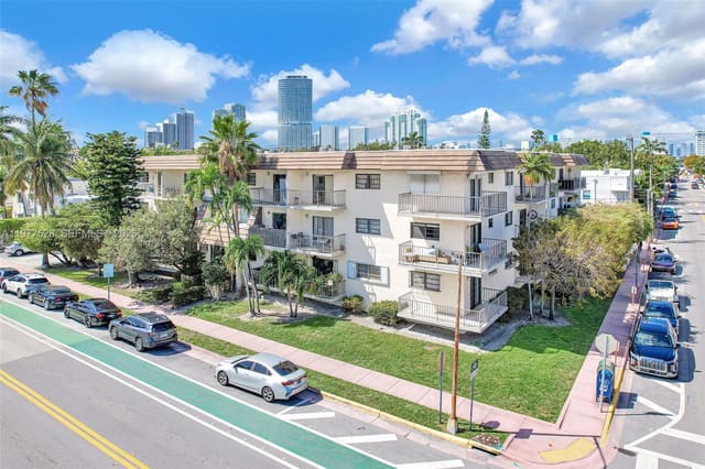 950 Euclid Avenue 306, sold in Eastview Villas, Miami Beach, FL
