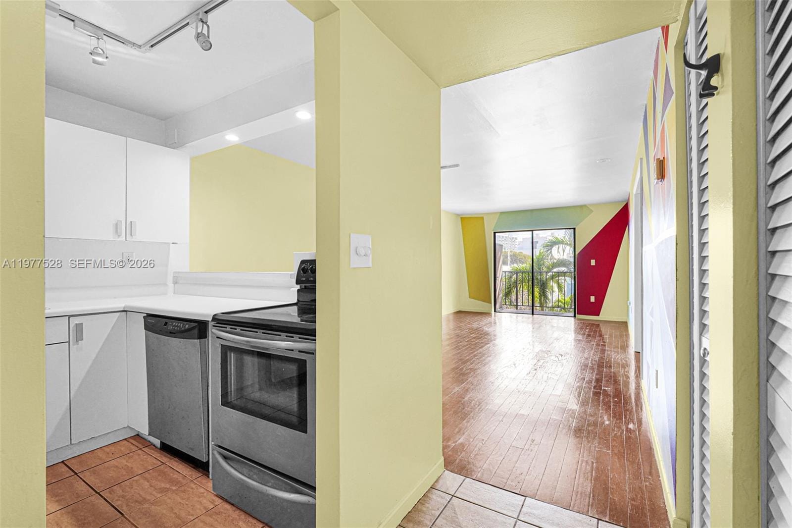 950 Euclid Avenue 306 — photo 11