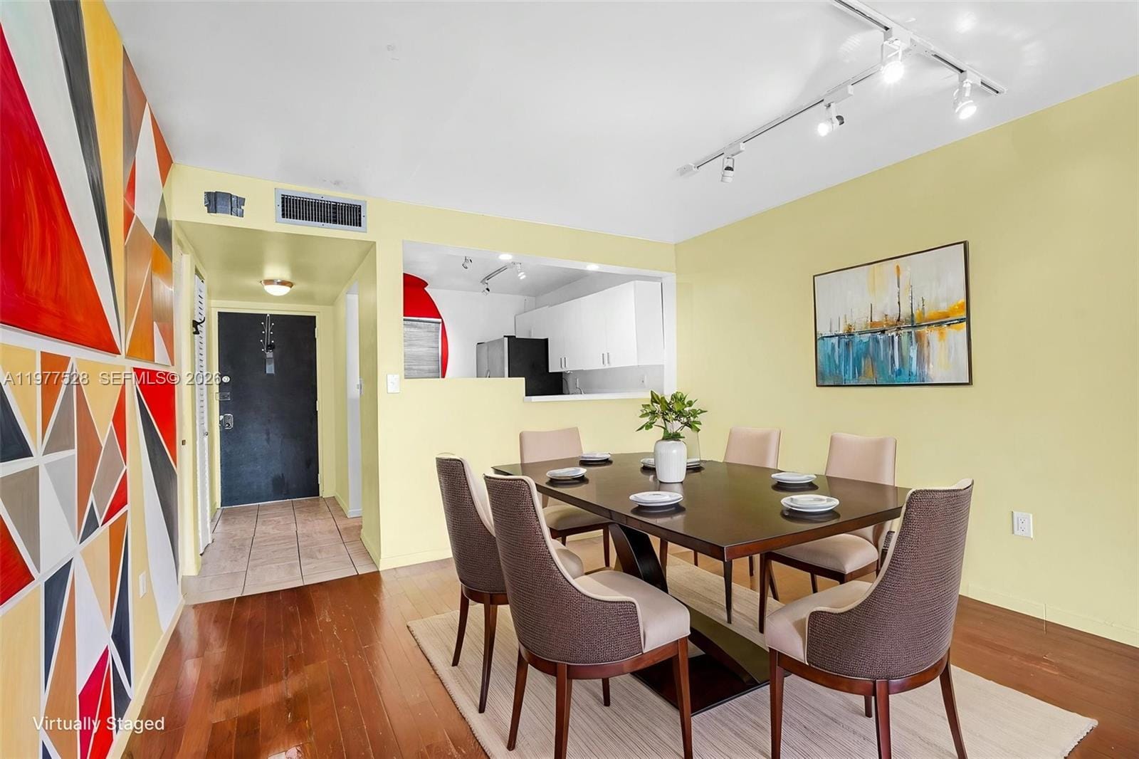 950 Euclid Avenue 306 — photo 3