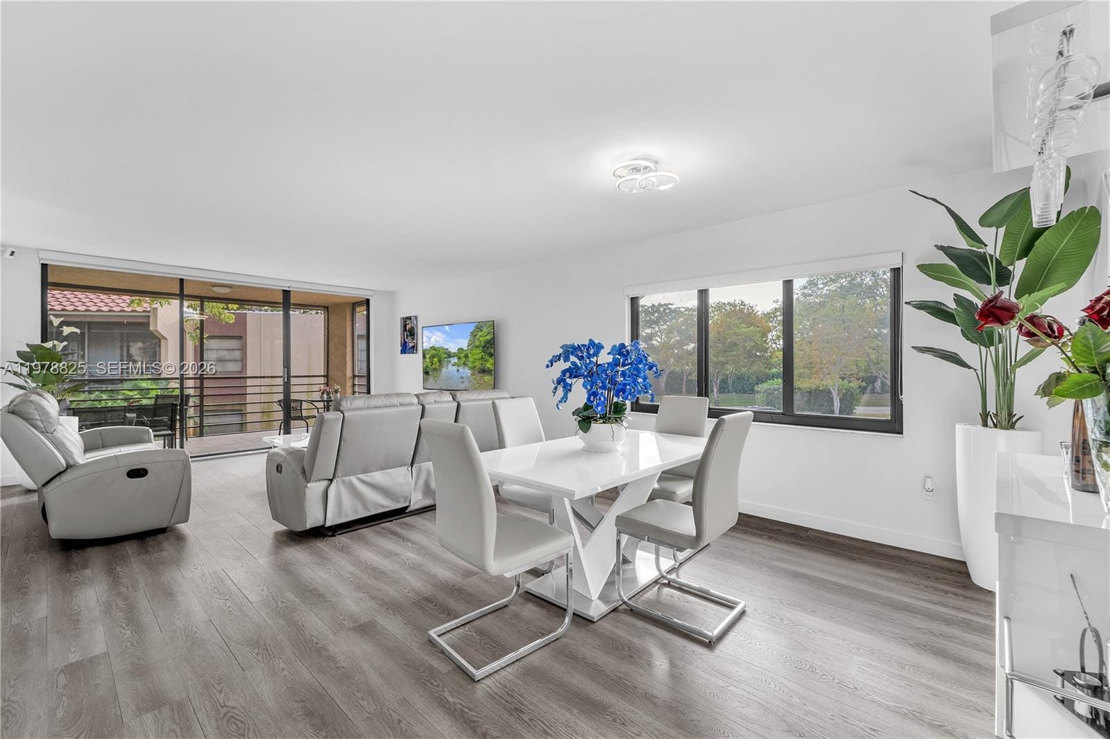20841 San Simeon Way 205, Miami, FL 33179 photo 2