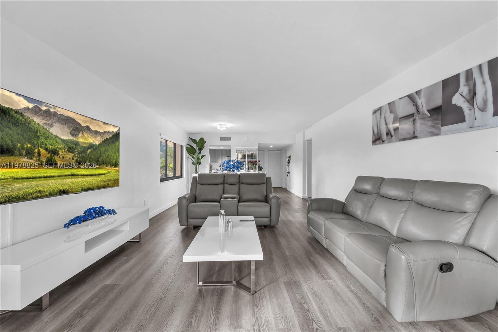 20841 San Simeon Way 205, Miami, FL 33179 photo 4