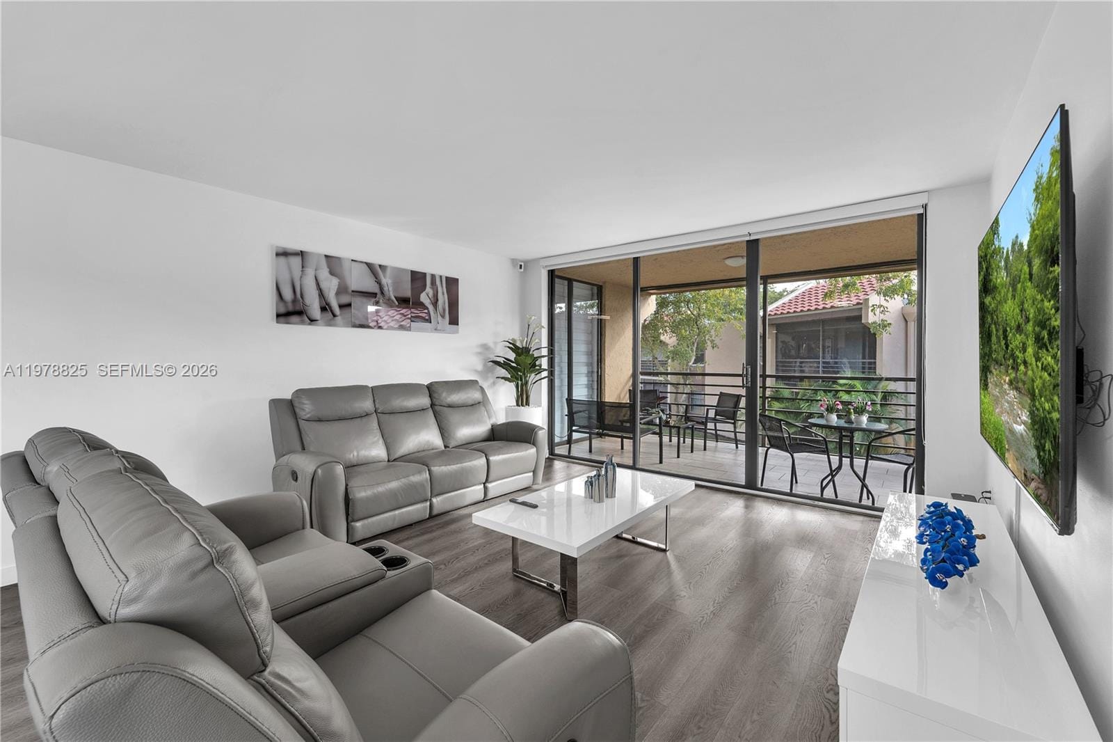20841 San Simeon Way 205, Miami, FL 33179 photo 5
