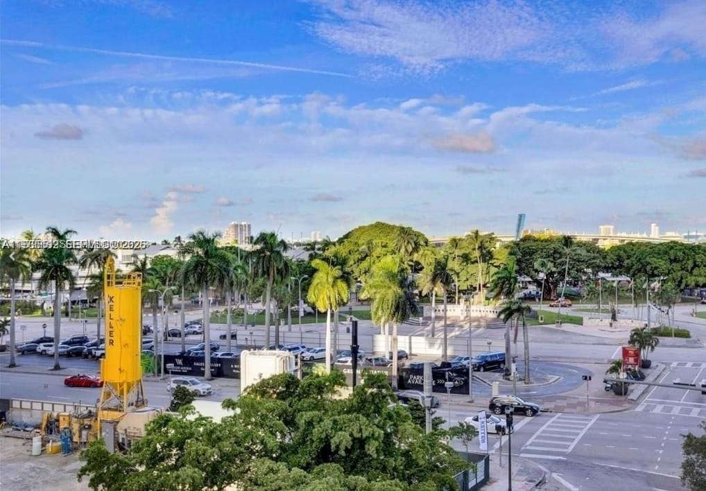 244 Biscayne Boulevard 440, Miami, FL 33132 photo 17