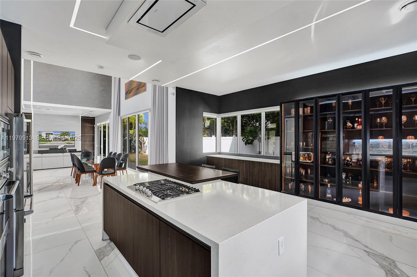 10223 NW 75th Terrace . — photo 7