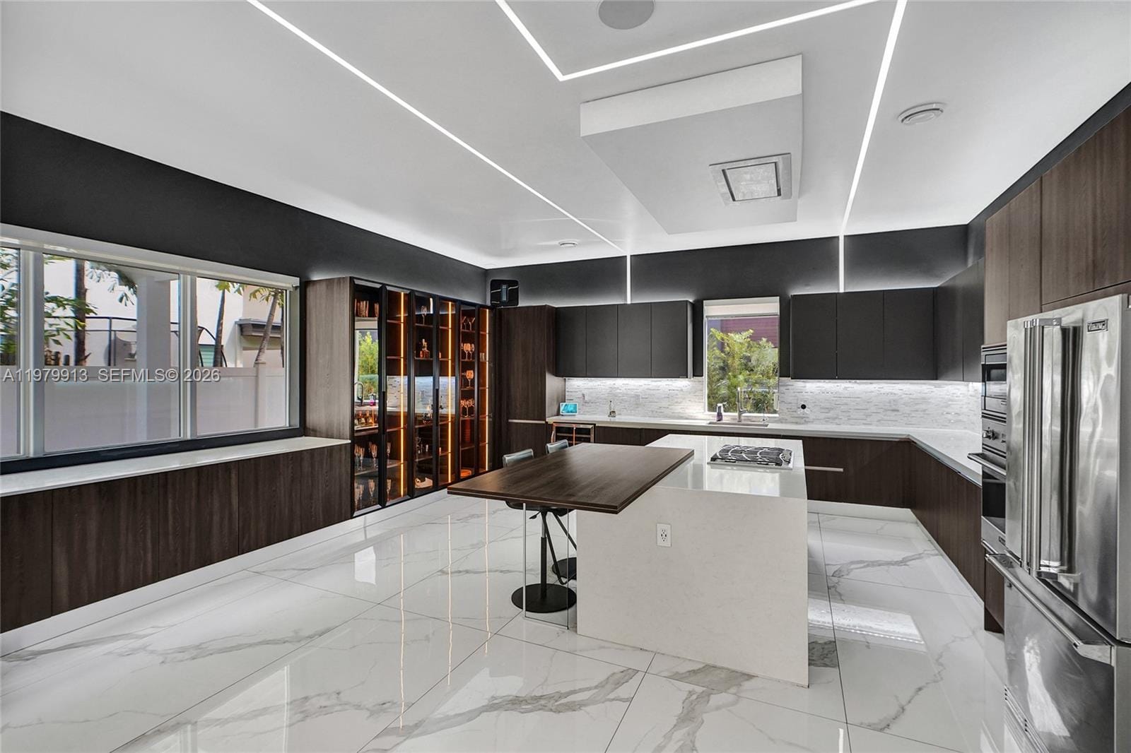10223 NW 75th Terrace . — photo 10