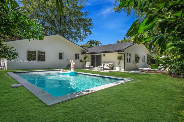 117 NE 20th Street, sold in Manor Grove, Wilton Manors, FL