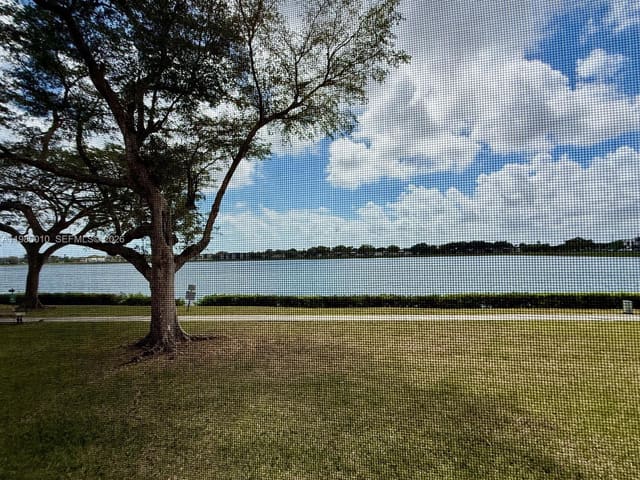 20850 San Simeon Way 105-5, Miami, FL 33179