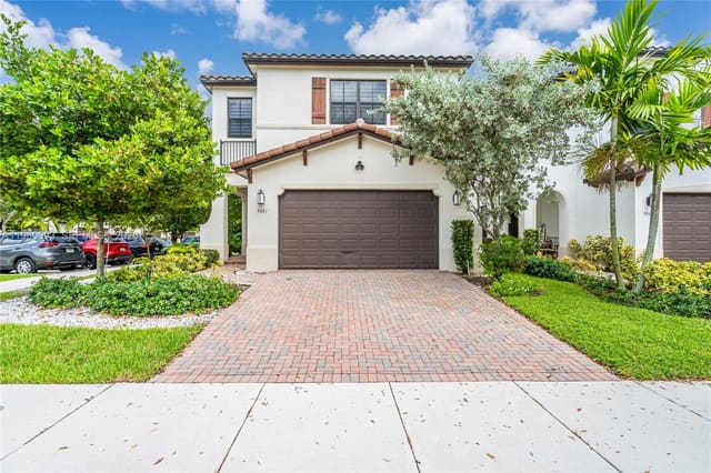 9881 W 34th Avenue, Hialeah, FL 33018