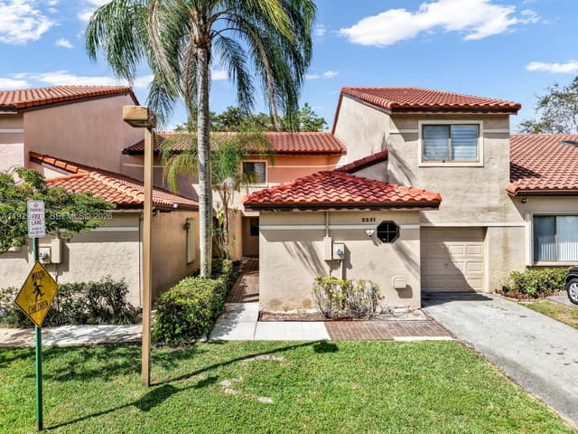 3251 Inverrary Boulevard W, sold in S & R Of Inverrary, Lauderhill, FL