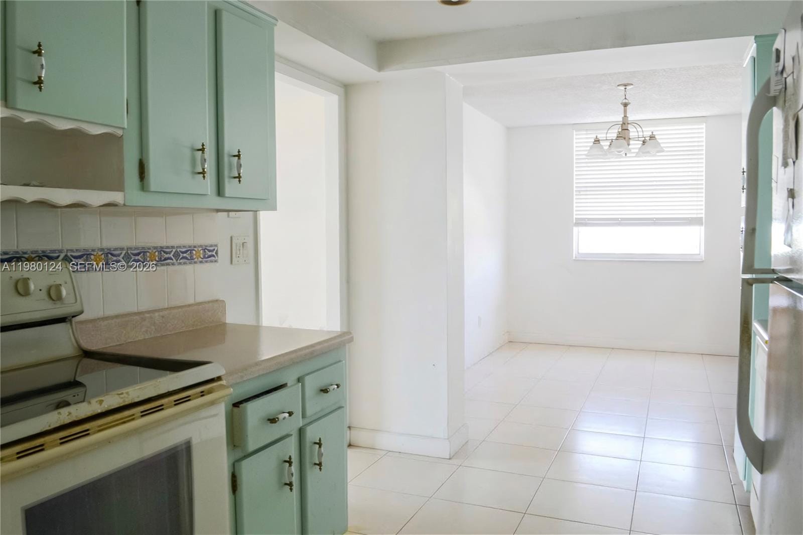 2841 NE 163rd Street 902, North Miami Beach, FL 33160 photo 9
