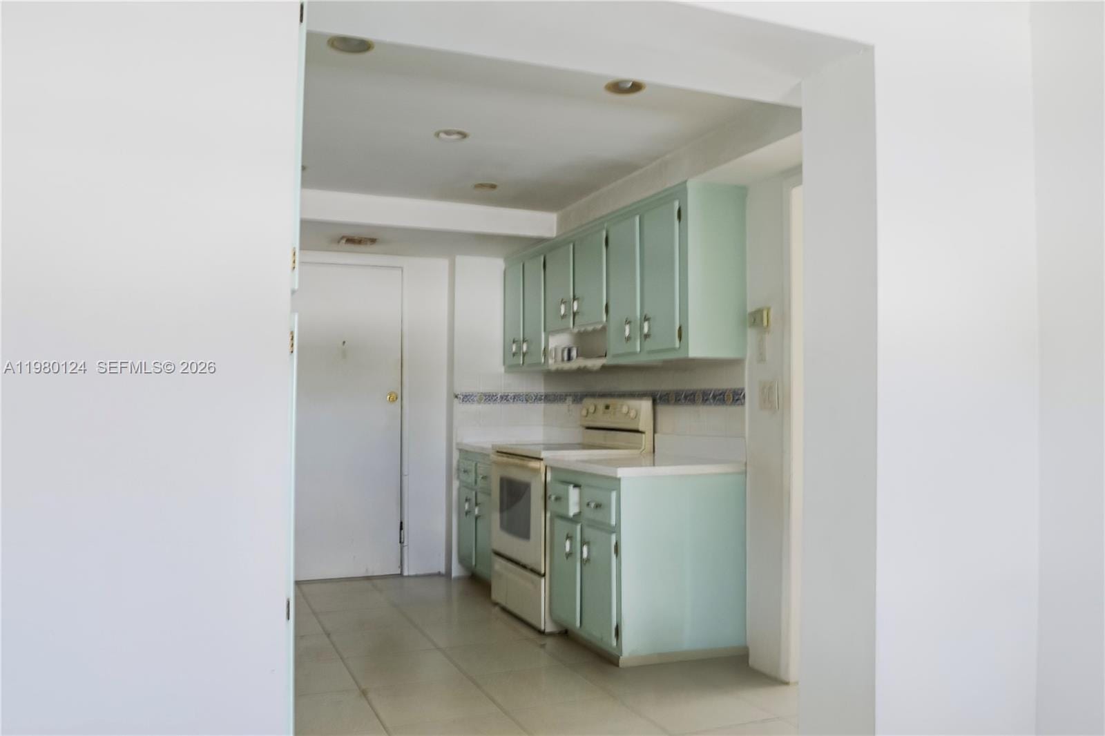 2841 NE 163rd Street 902, North Miami Beach, FL 33160 photo 10