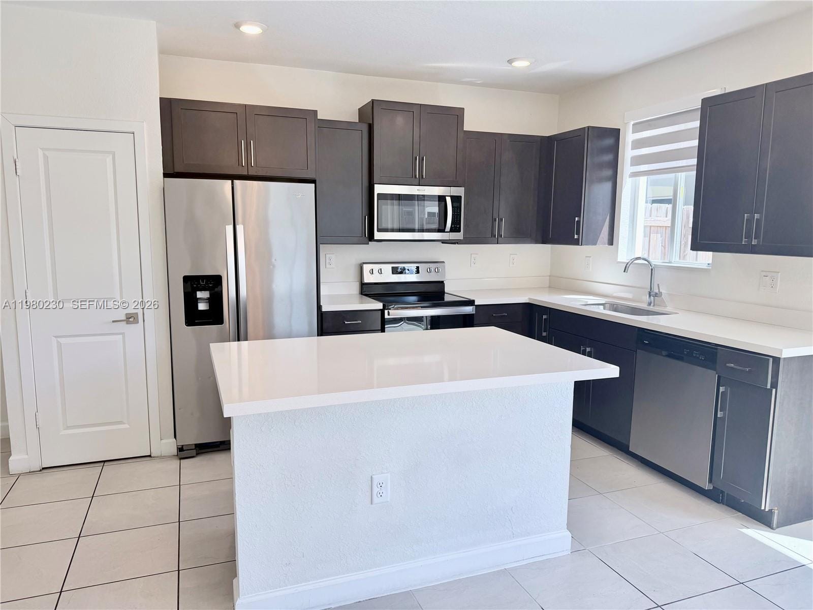2418 SE 10th Court — photo 2