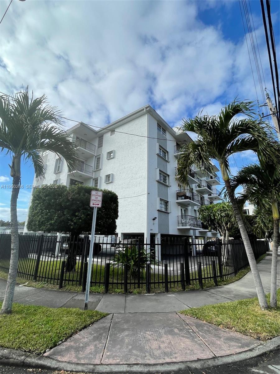 2500 SW 6th Street 404, Miami, FL 33135, Miami