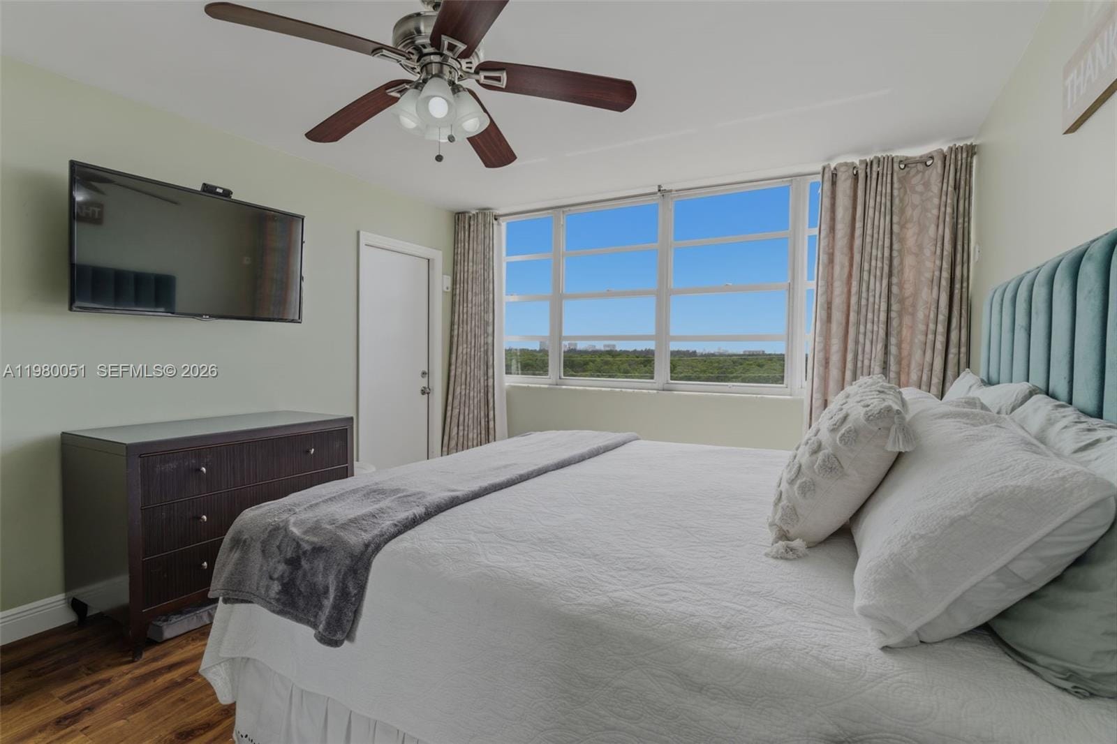 2841 NE 163rd Street 802, North Miami Beach, FL 33160 photo 16