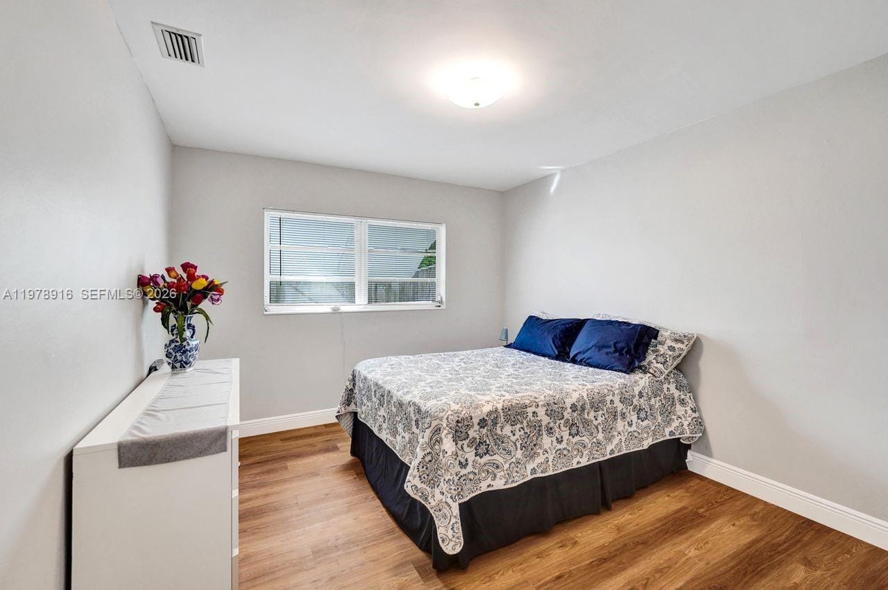 4621 NE 2nd Avenue, Oakland Park, FL 33334 photo 17