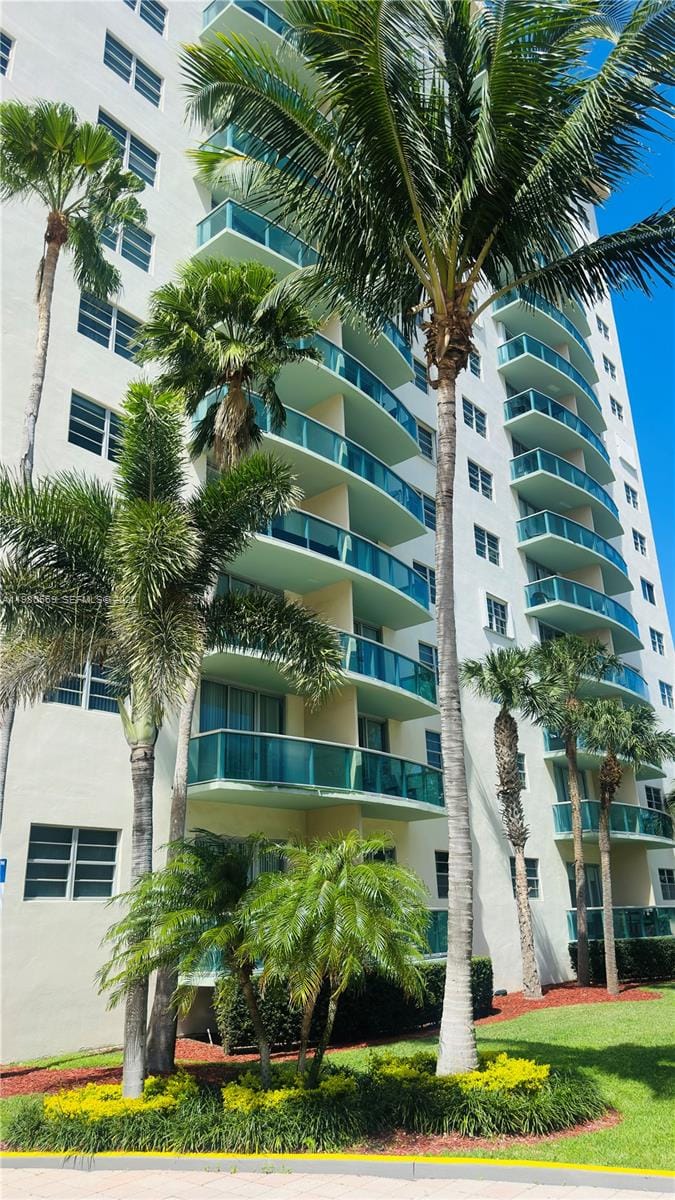19390 Collins Avenue 424, Sunny Isles Beach, FL 33160 photo 25