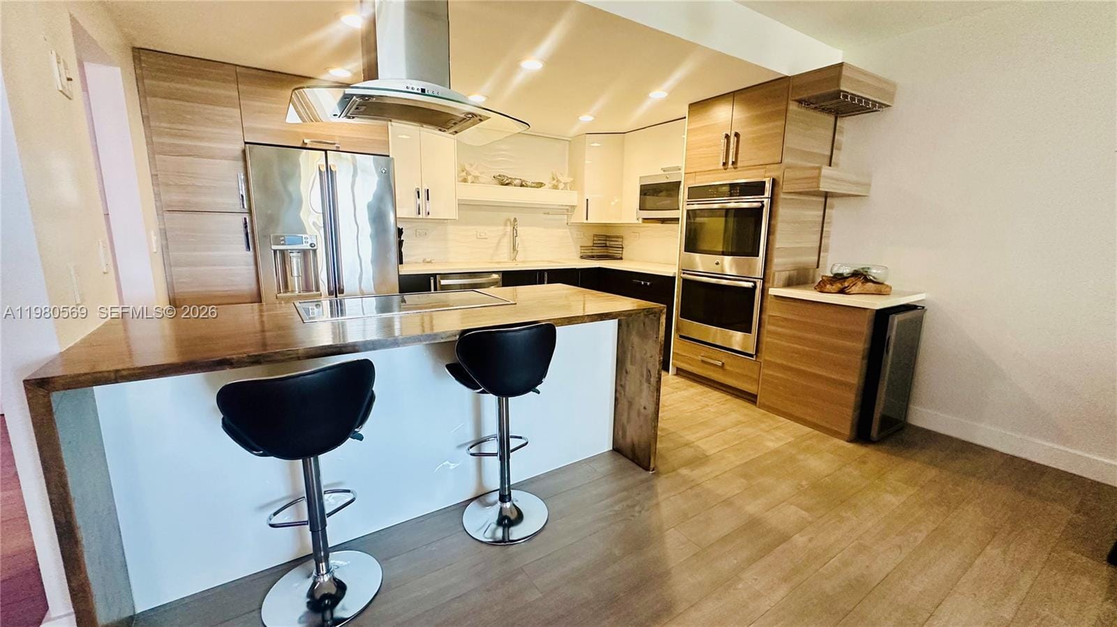 19390 Collins Avenue 424 — photo 8