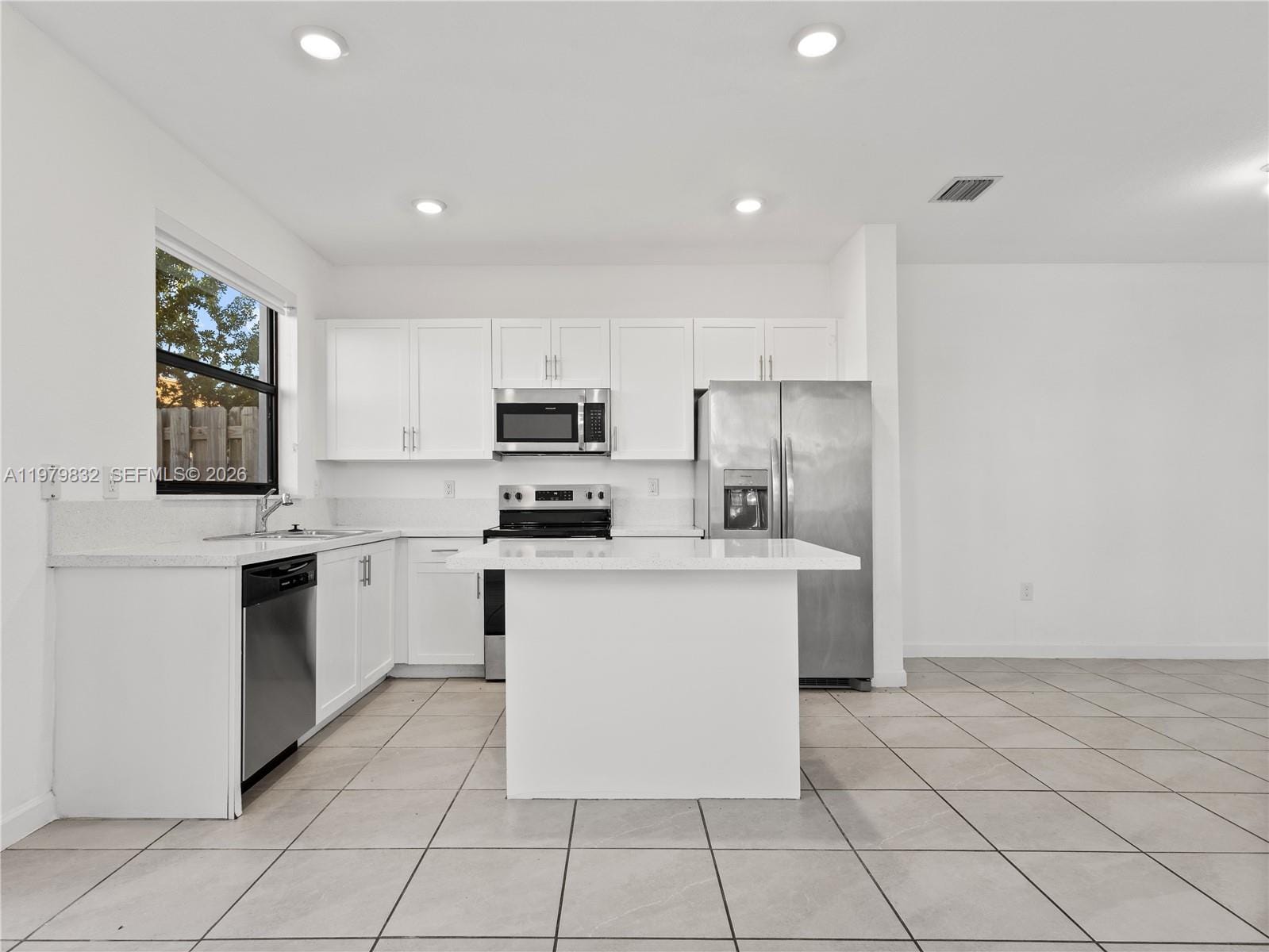 21089 NE 8th Avenue, Miami, FL 33179 photo 4