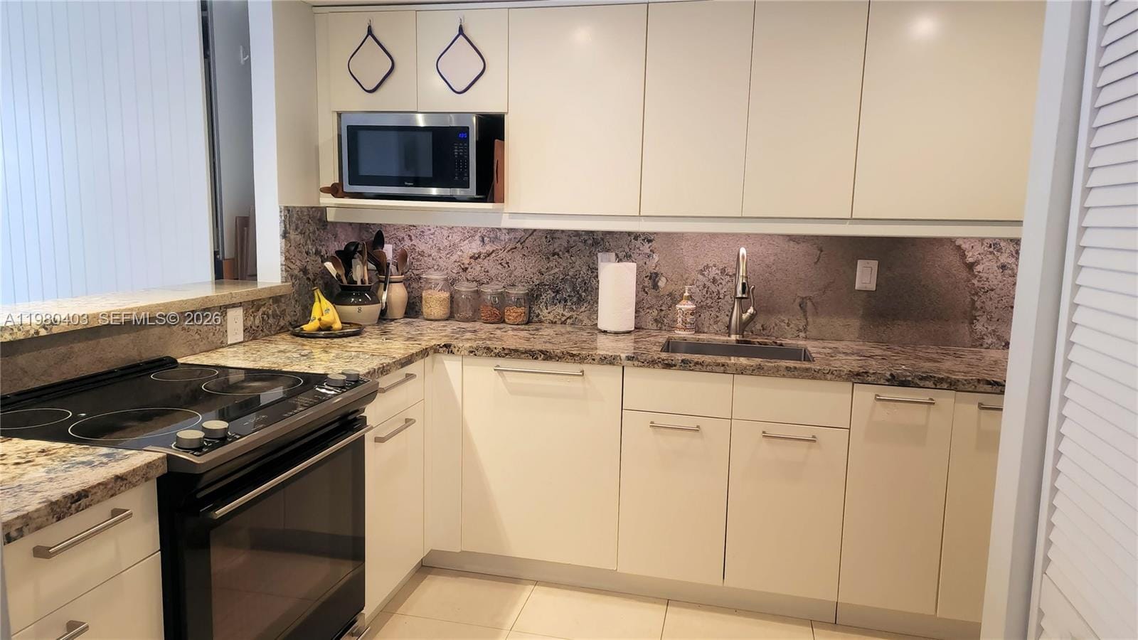 1901 Brickell Avenue B1407, Miami, FL 33129 photo 14