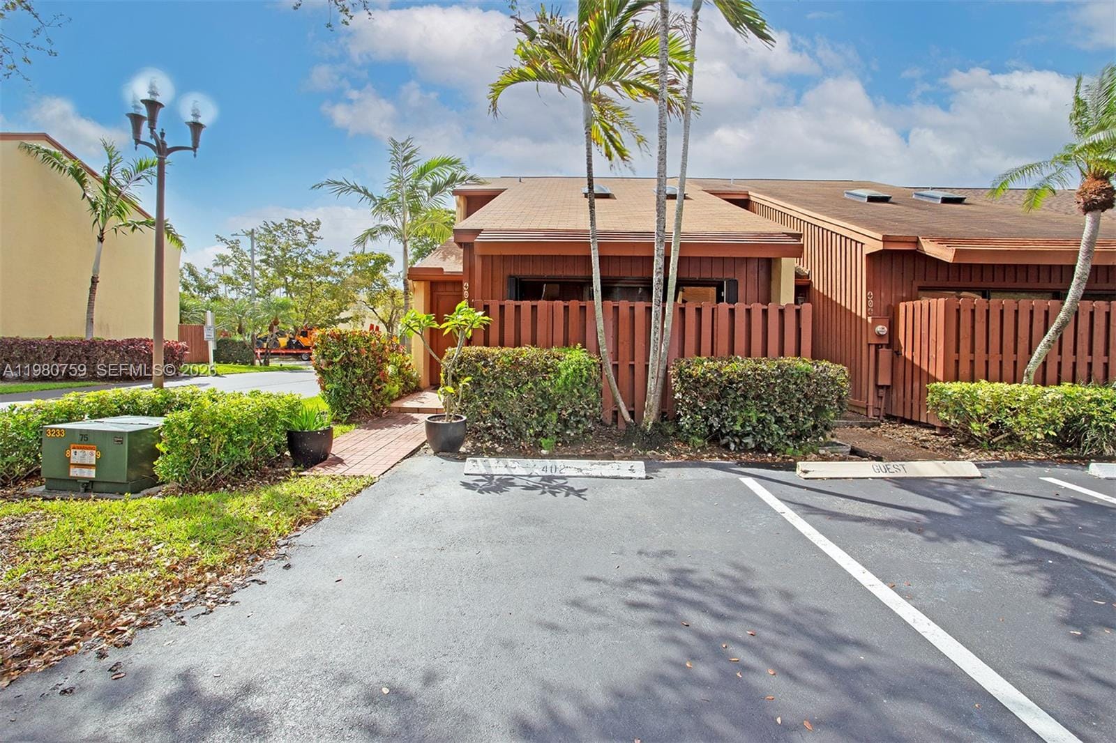 402 SE 14th Street, Dania Beach, FL 33004 photo 2