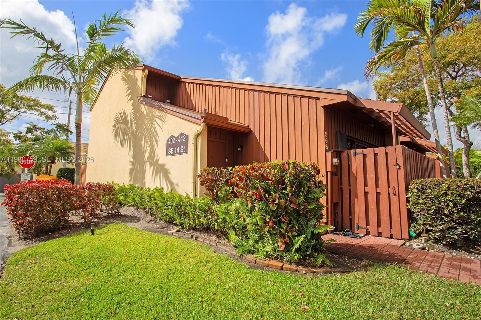 402 SE 14th Street, Dania Beach, FL 33004 photo 3