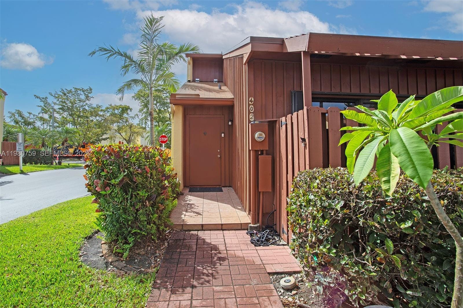 402 SE 14th Street, Dania Beach, FL 33004 photo 4