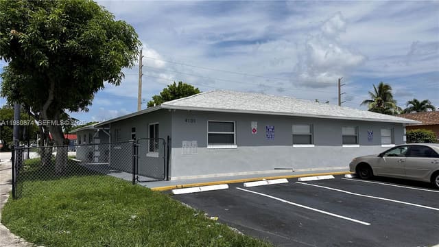 4101 NW 30th Terrace, Lauderdale Lakes, FL 33309
