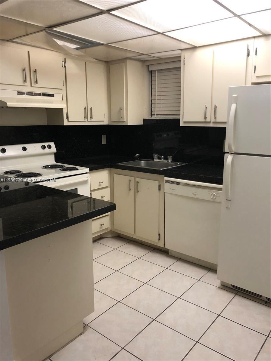 8290 Lake Drive 349, Doral, FL 33166, Doral