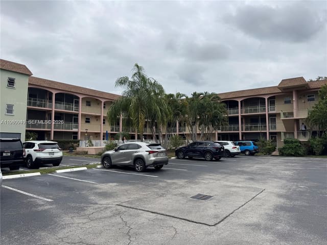 100 SE 6th Avenue 207, Pompano Beach, FL 33060