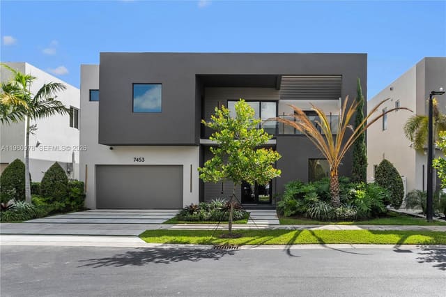 7453 NW 100th Court, Doral, FL 33178