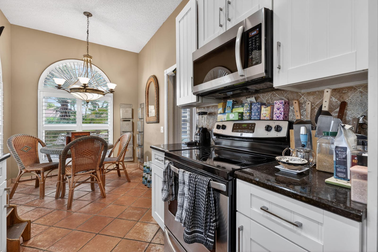 217 E Tall Oaks Circle, Palm Beach Gardens, FL 33410 photo 10