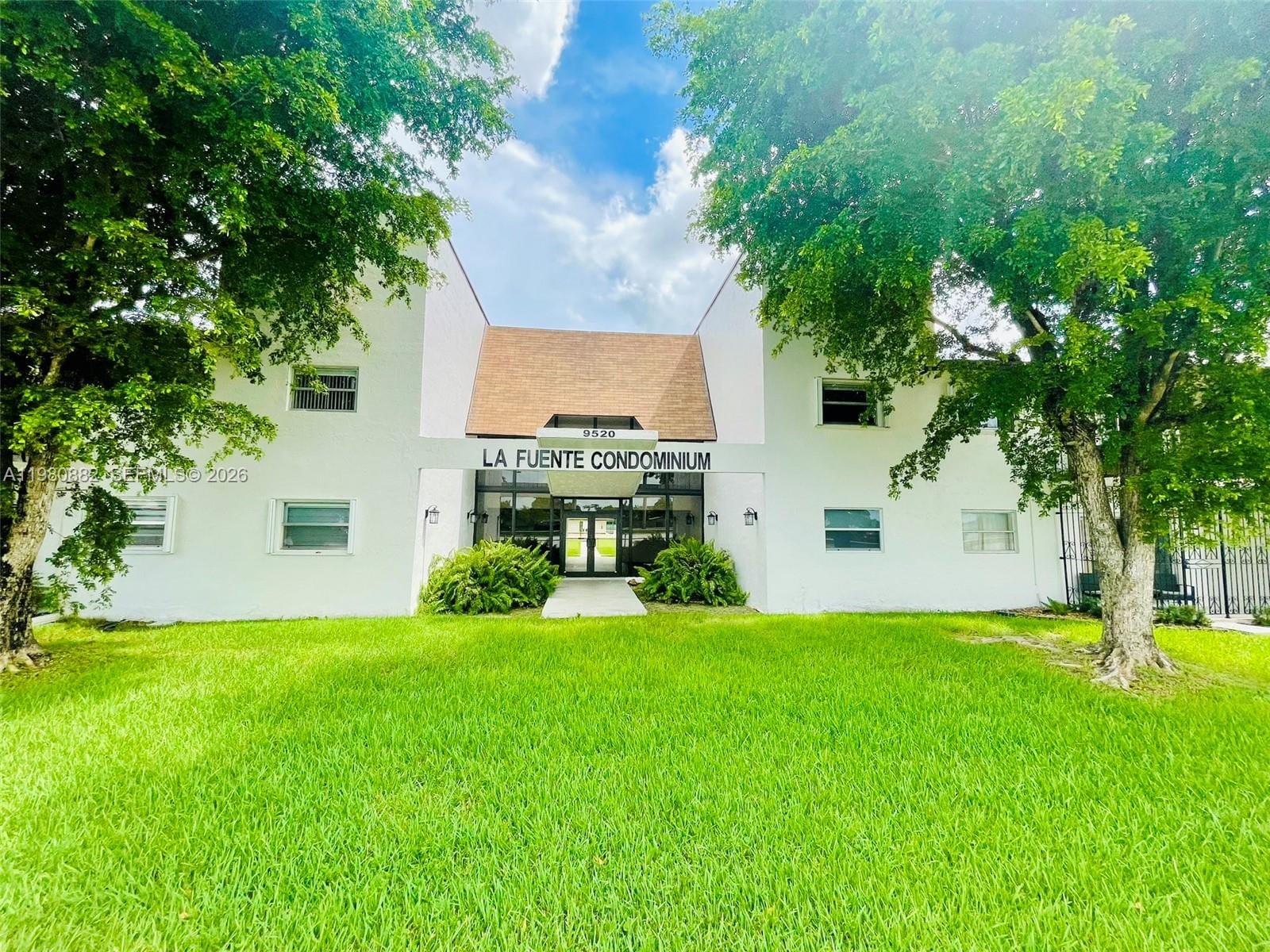 9520 SW 8th Street 123, Miami, FL 33174