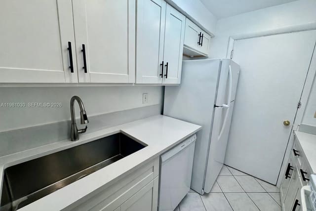 1431 S 14th Avenue 118, sold in Town & Country Apts Condo, Hollywood, FL