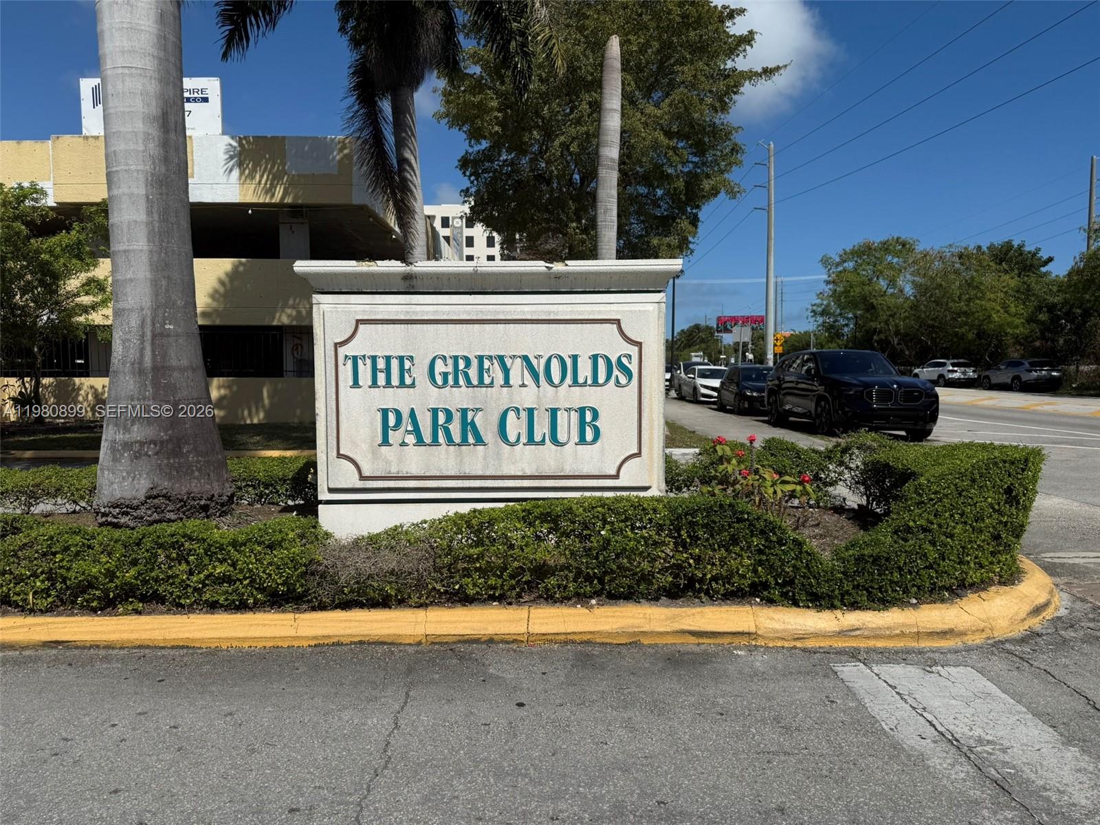 17890 W Dixie Highway 106, North Miami Beach, FL 33160, North Miami Beach