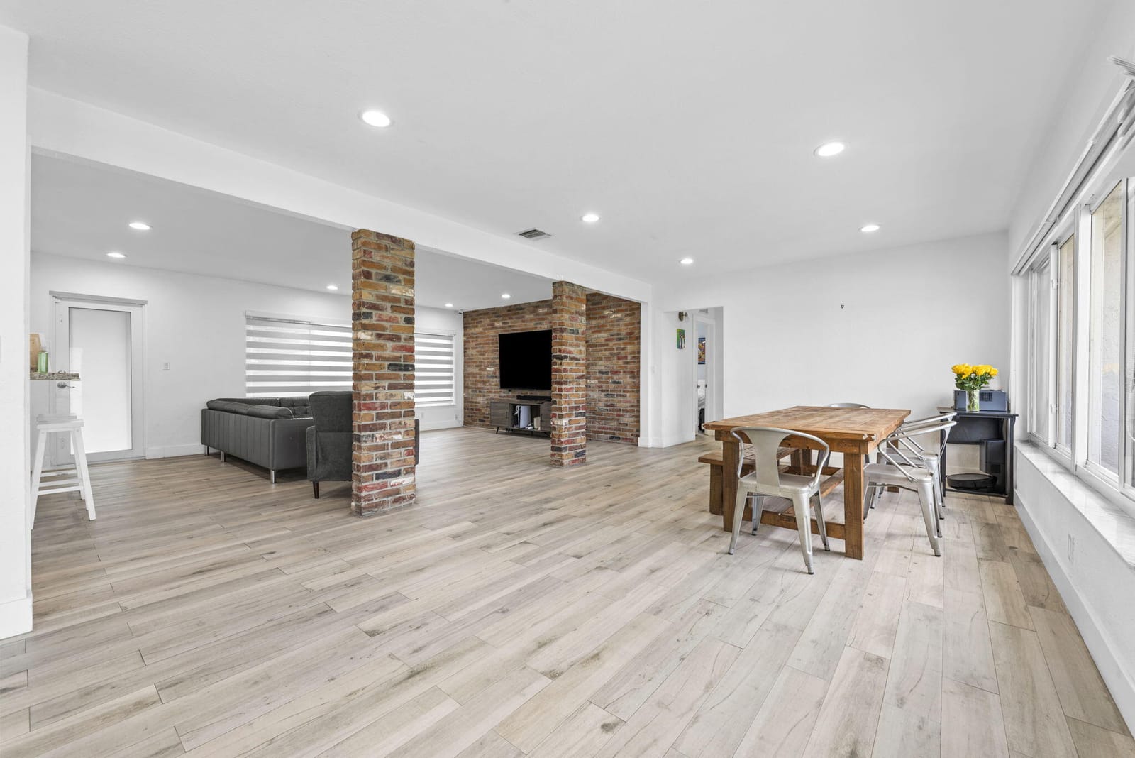 409 N 14th Avenue — photo 4
