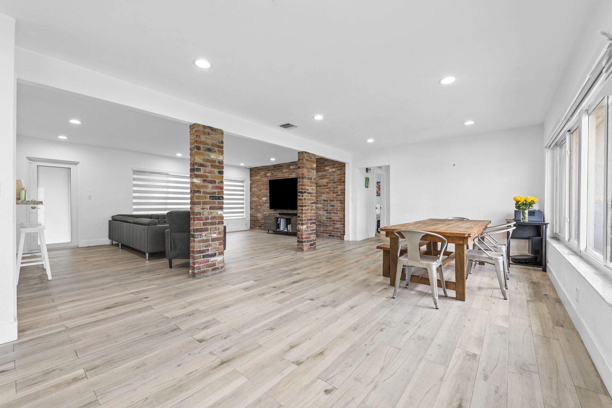 409 N 14th Avenue, Hollywood, FL 33020, Hollywood