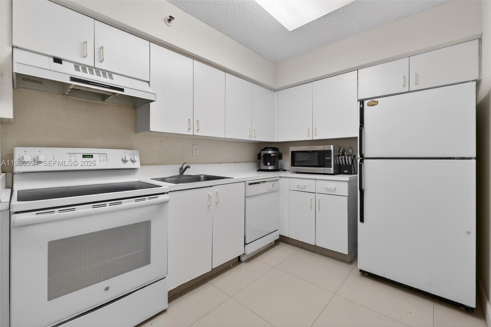 3300 NE 192nd Street 1611, Aventura, FL 33180 photo 14