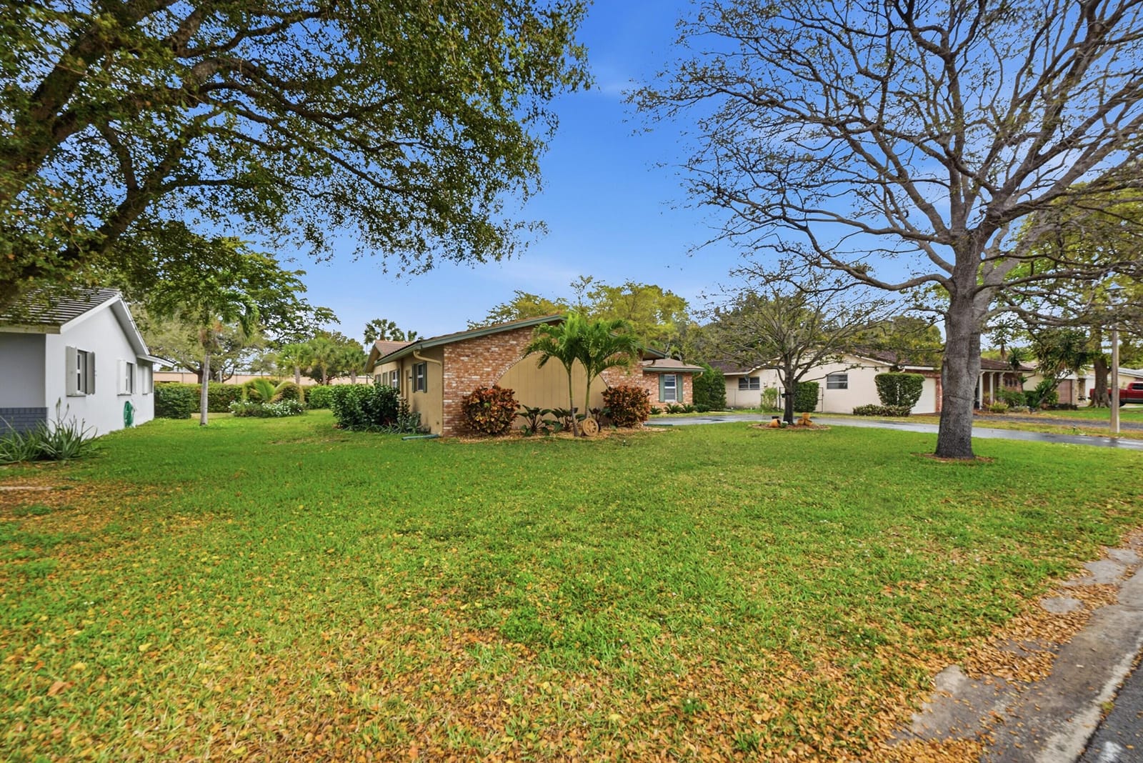 8611 NW 29th Drive, Coral Springs, FL 33065 photo 4