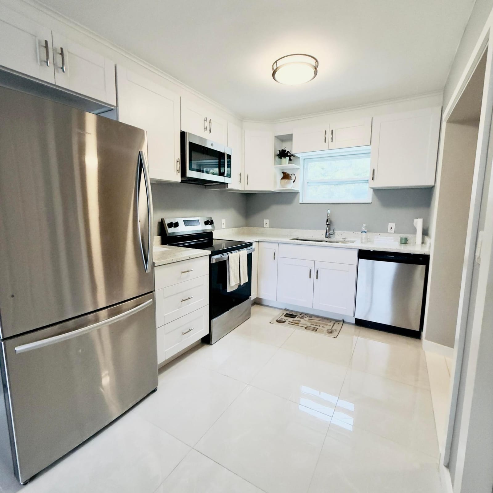 2533 NE 12th Terrace, Pompano Beach, FL 33064 photo 1
