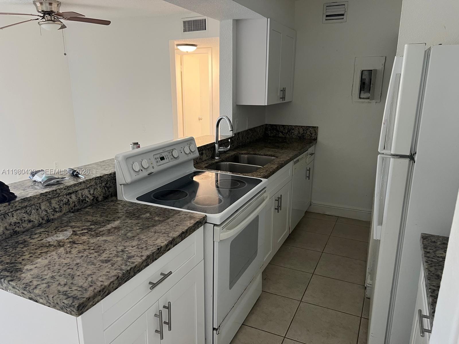 4435 Treehouse Lane H — photo 3