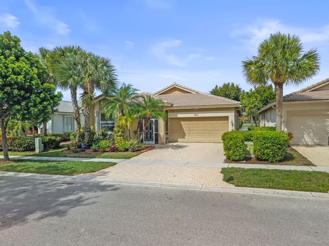 9211 Clipper Court, sold in Baywinds, West Palm Beach, FL