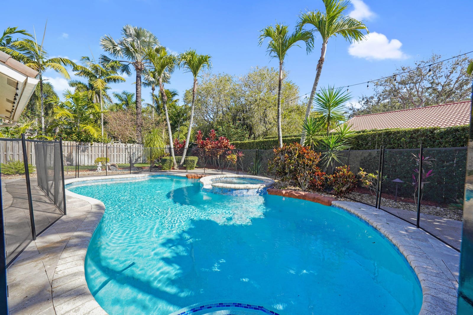 1872 NW 109th Avenue, Plantation, FL 33322