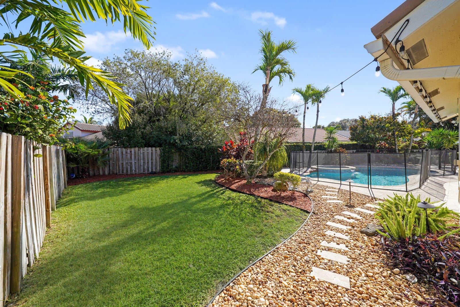 1872 NW 109th Avenue, Plantation, FL 33322 photo 2