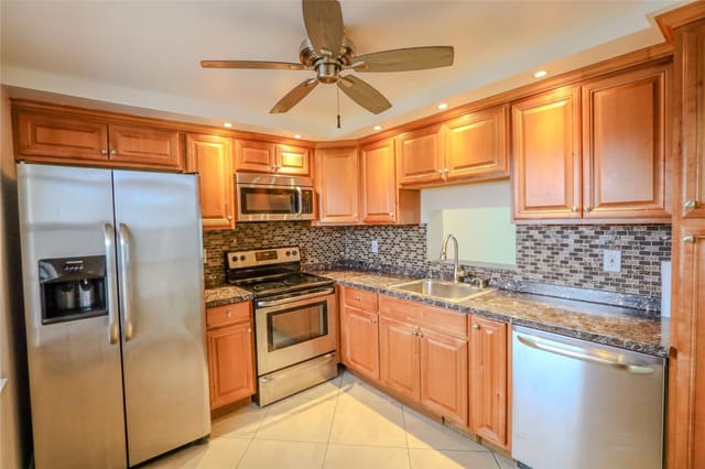 121 SE 3rd Avenue 308, Dania Beach, FL 33004