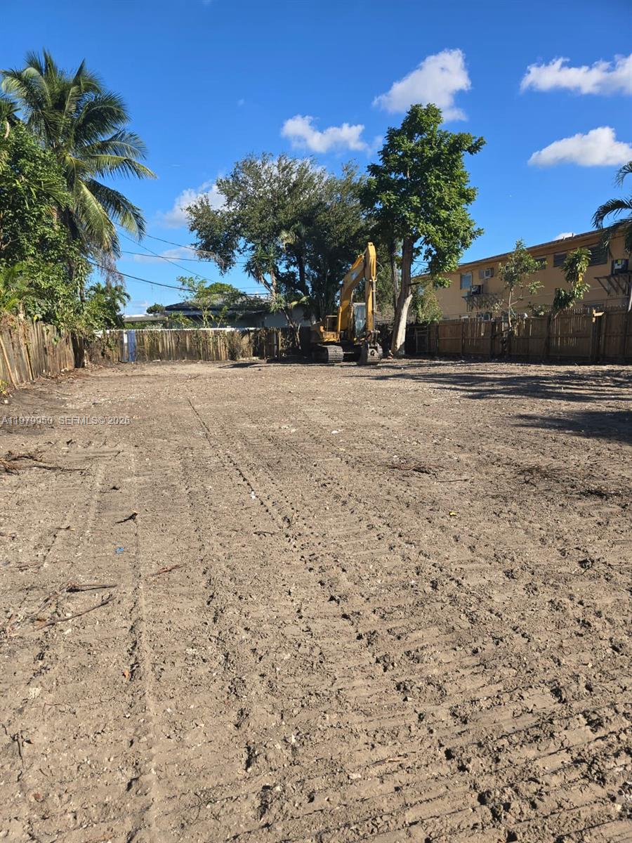 951 NW 37th Avenue, Miami, FL 33125, Miami