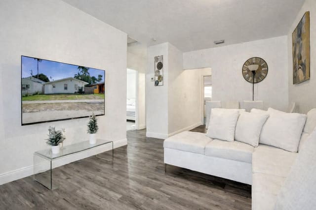 250 NW 83rd Street, sold in Bellcamp Manor, Miami, FL