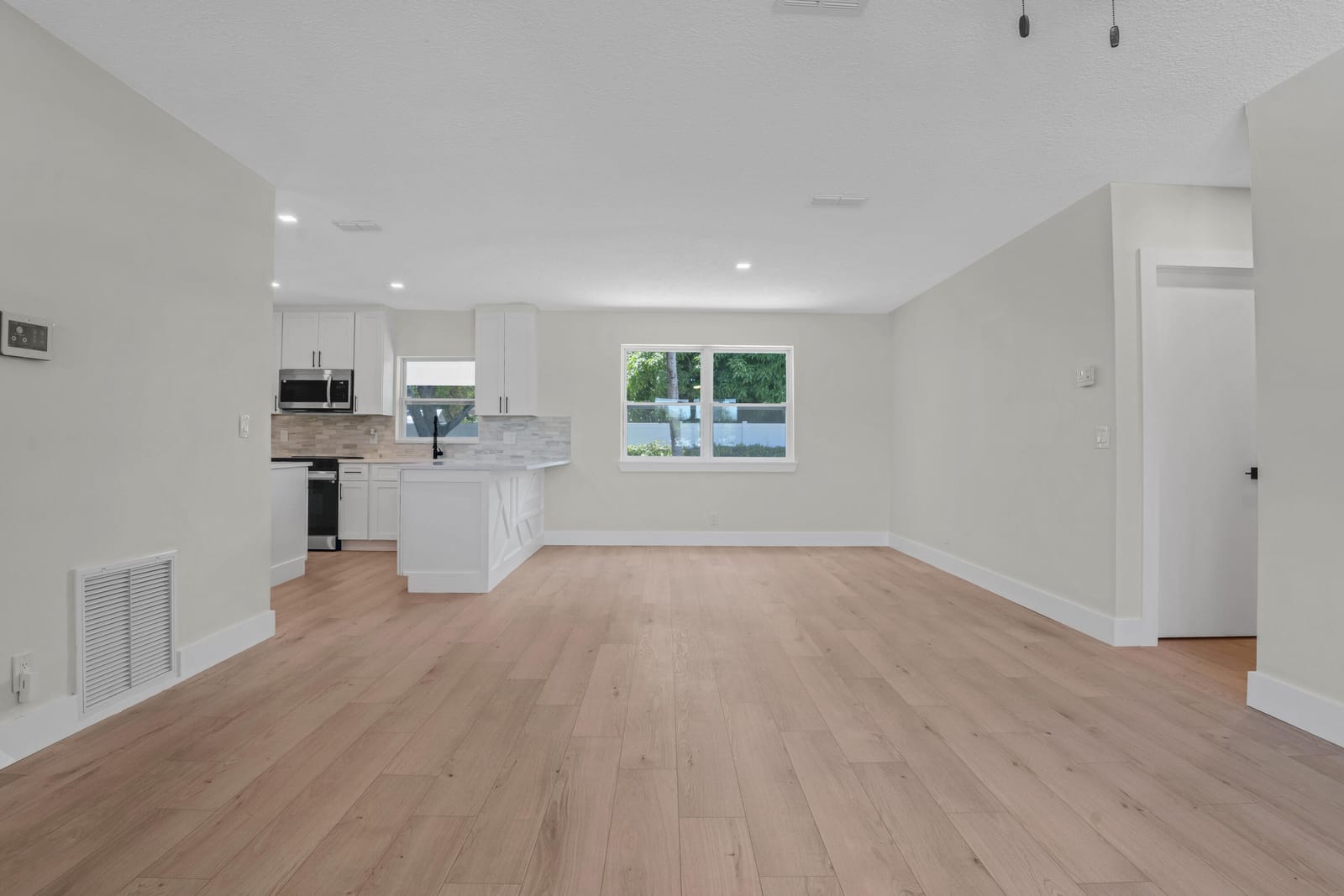 598 Coral Way — photo 4