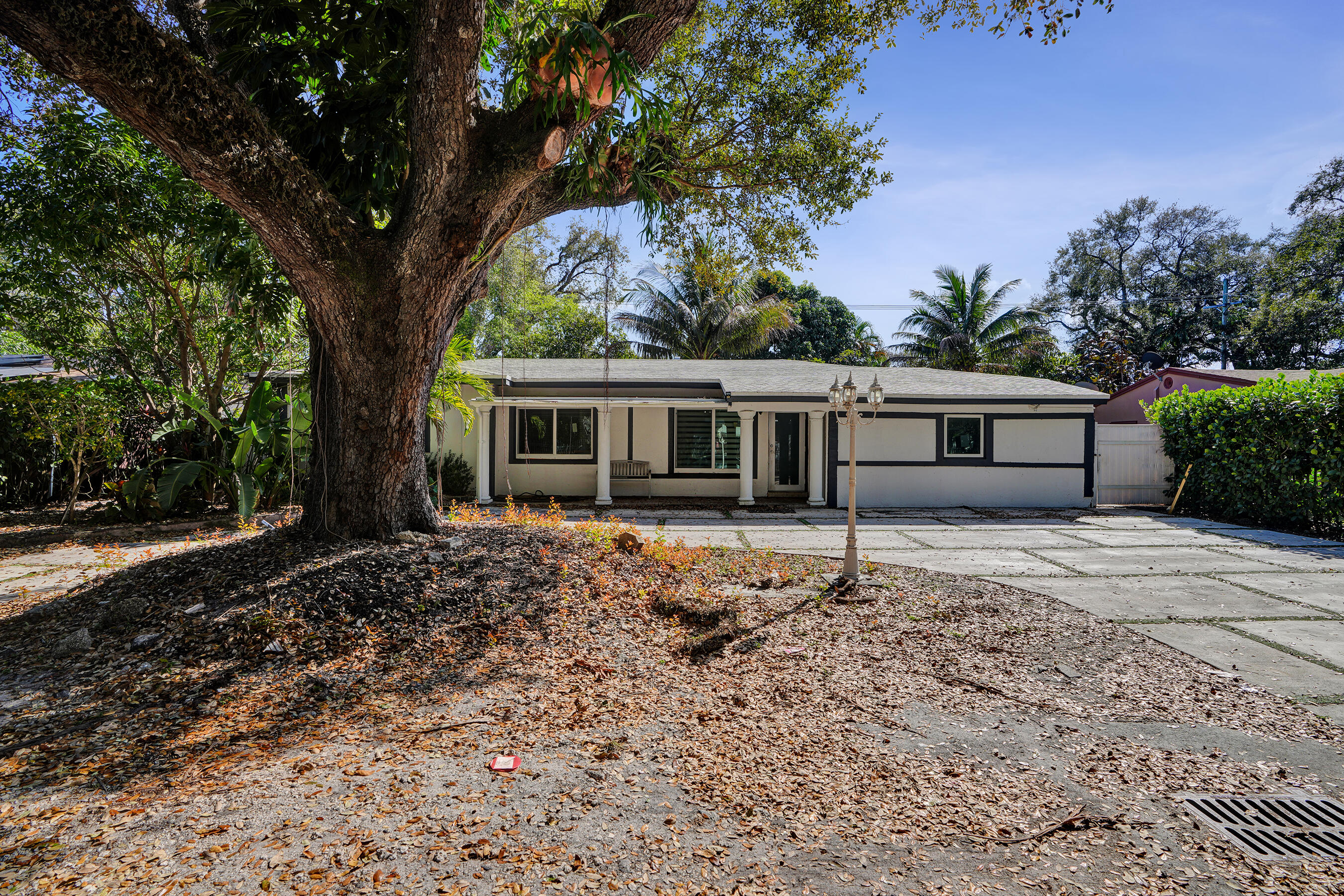 640 NE 160th Street, Miami, FL 33162, Miami